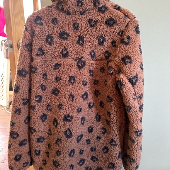 Oversized Faux Fur Pullover - Picture 6 of 7